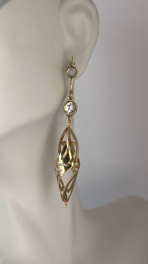Aretes en oro amarillo con piedra blanca - Imagen 4