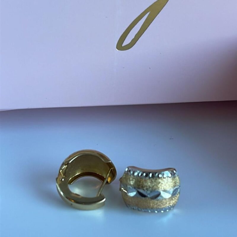 Aretes tres oros