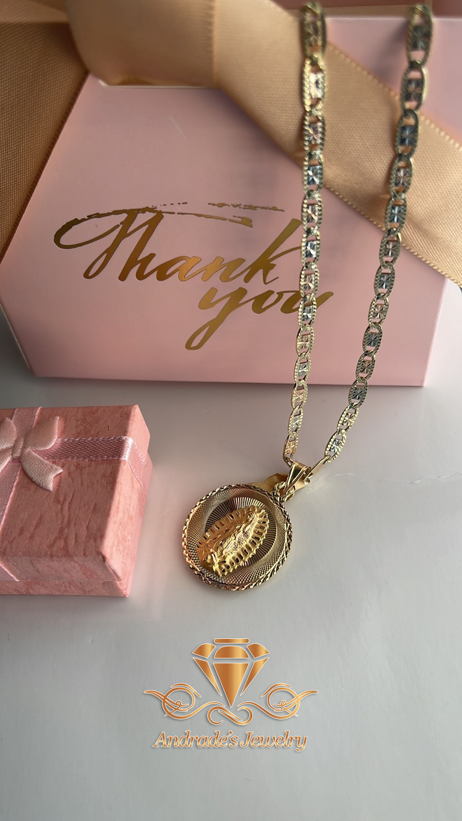 Medalla de la Virgen doble cara y cadena