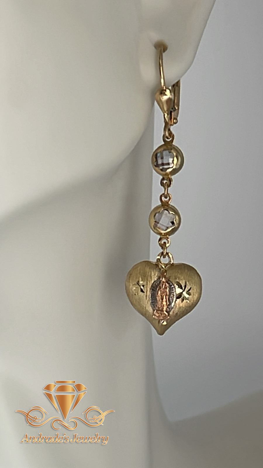 Aretes de corazón con la virgen de Guadalupe tres oros - Imagen 2