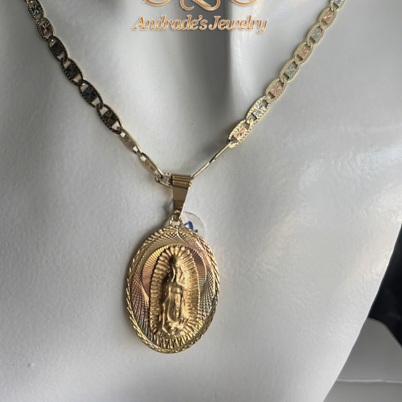 Medalla de la Virgen de Guadalupe doble cara tres oros  y Cadena tres oros